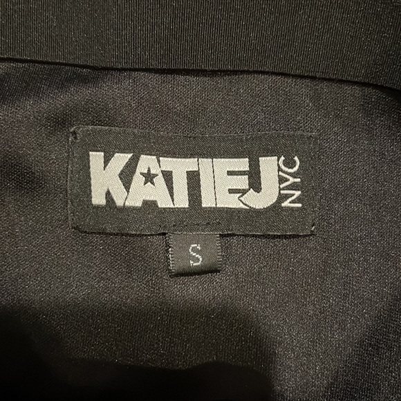 Katie J NYC Junior’s Black Velvet Skirt Size S - Picture 4 of 5